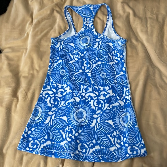 Lululemon - Picture 2 of 6